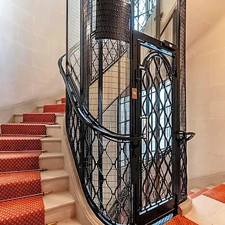 Luxury - Tour Eiffel/invalides Parijs